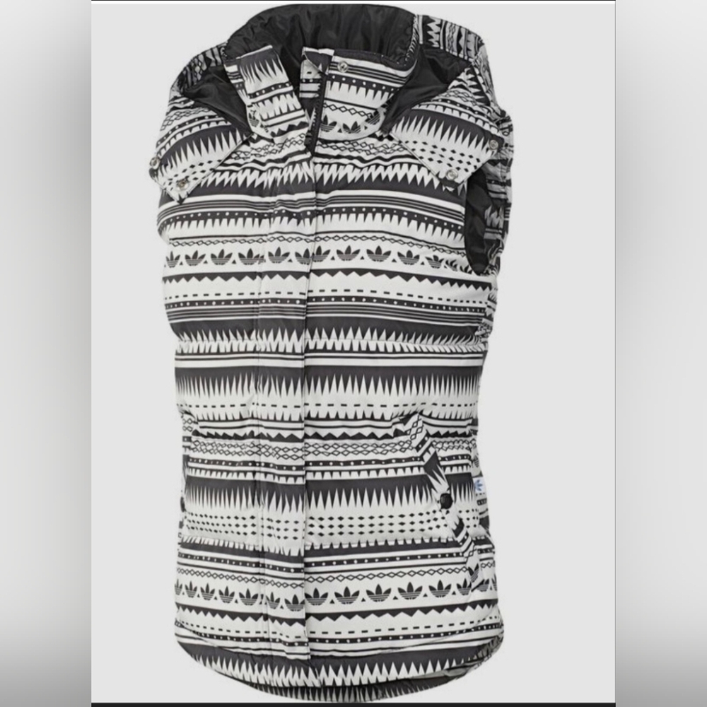 Adidas Women's Tribal Print Puffer Gilet/ . NWOT.